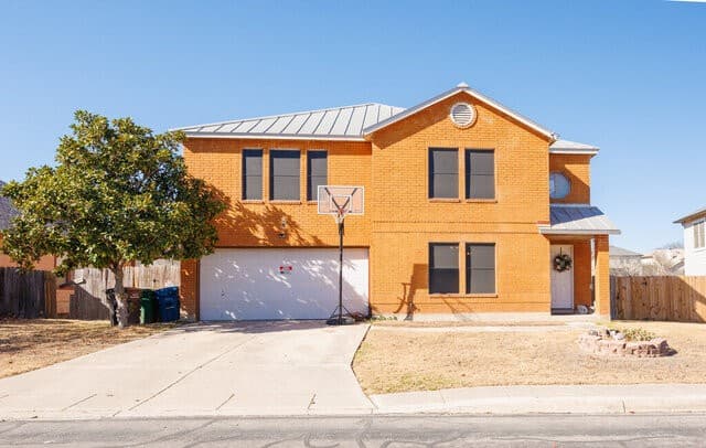 4-bedroom rental at 7318 Raintree in San Antonio, TX — photo 1