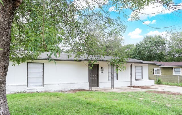 3-bedroom rental at 7118 Castleridge in San Antonio, TX — photo 1