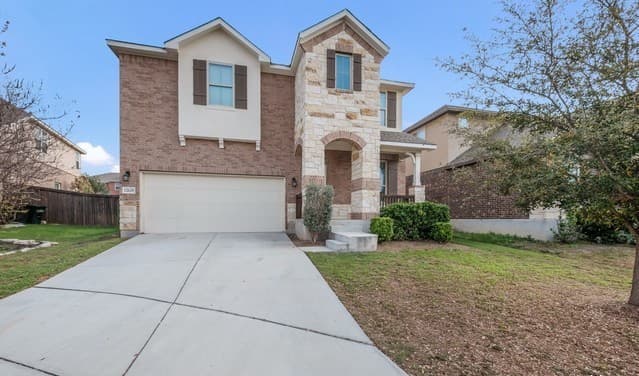 5-bedroom rental at 12635 Perini Ranch in San Antonio, TX — photo 2
