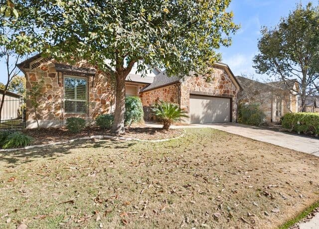 4-bedroom rental at 2427 Dunmore Hill in San Antonio, TX — photo 2
