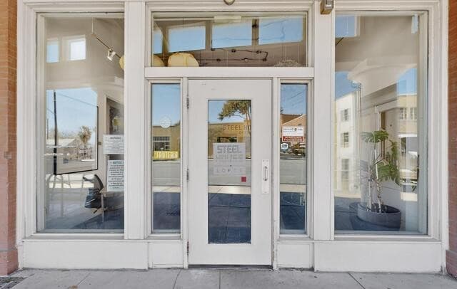 1-bedroom rental at 1401 S Flores Unit APT 109 in San Antonio, TX — photo 3