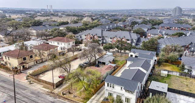 rental at 363 Everest in San Antonio, TX — photo 2