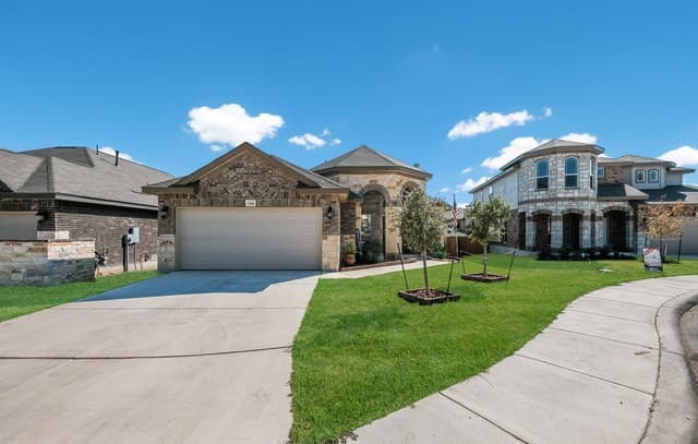 3-bedroom rental at 11406 Briceway Nite in Helotes, TX — photo 2