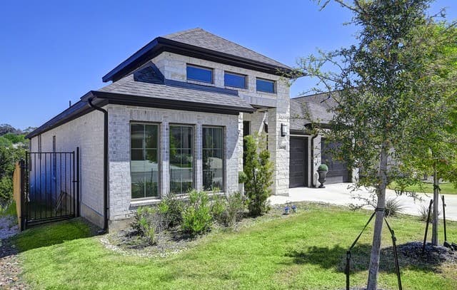 4-bedroom rental at 24118 Sidehill Lie in San Antonio, TX — photo 4