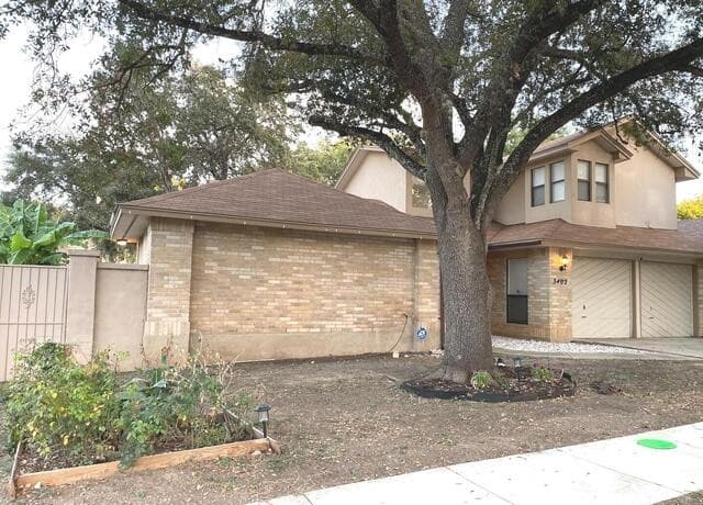 3-bedroom rental at 3402 Tree Hill in San Antonio, TX — photo 3