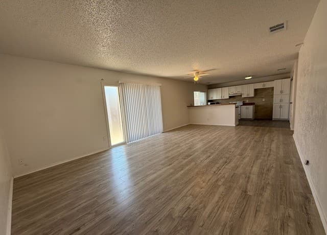 3-bedroom rental at 1318 Bayou Dr in San Antonio, TX — photo 2