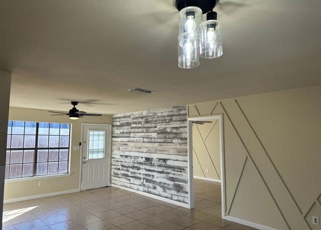 3-bedroom rental at 605 Oak Park Unit 605 in Boerne, TX — photo 1