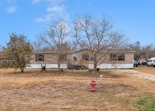 4-bedroom rental at 17402 Fx Ball in Elmendorf, TX — photo 1