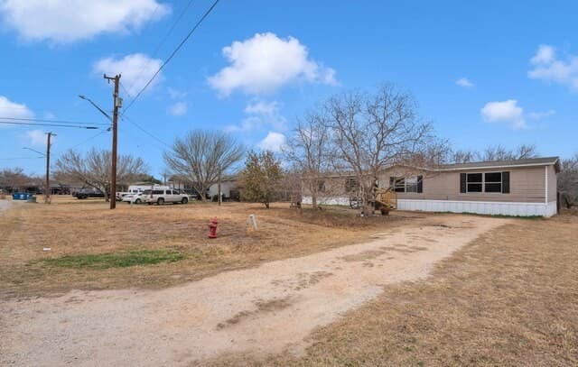 4-bedroom rental at 17402 Fx Ball in Elmendorf, TX — photo 3