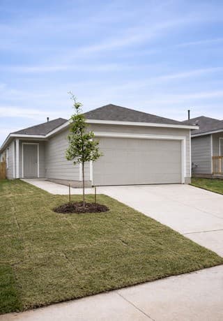 3-bedroom rental at 7411 Donkey Valley in San Antonio, TX — photo 1