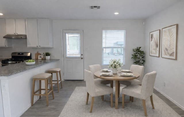 3-bedroom rental at 7411 Donkey Valley in San Antonio, TX — photo 4