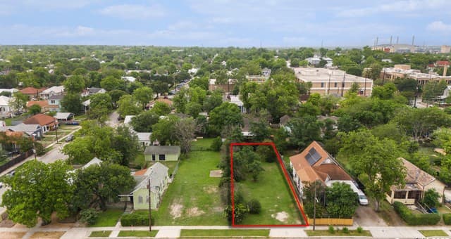 rental at 620 Sherman in San Antonio, TX — photo 1