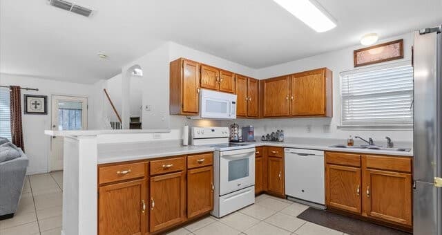 3-bedroom rental at 4007 Sparrow Lake in San Antonio, TX — photo 5