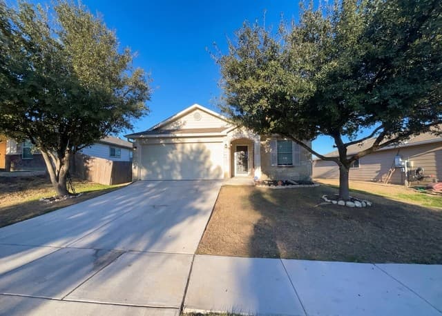 3-bedroom rental at 16114 Julep Chase in Selma, TX — photo 1