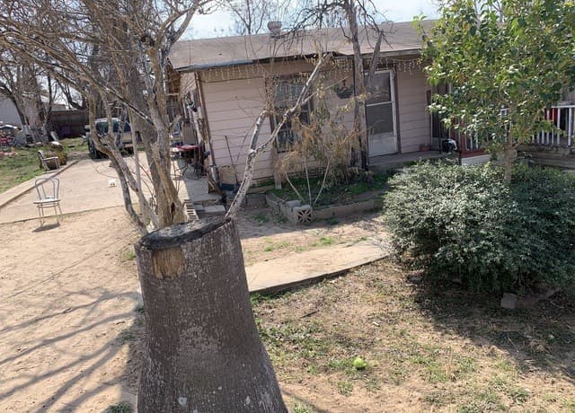 2-bedroom rental at 4254 Twin Vly in Von Ormy, TX — photo 3
