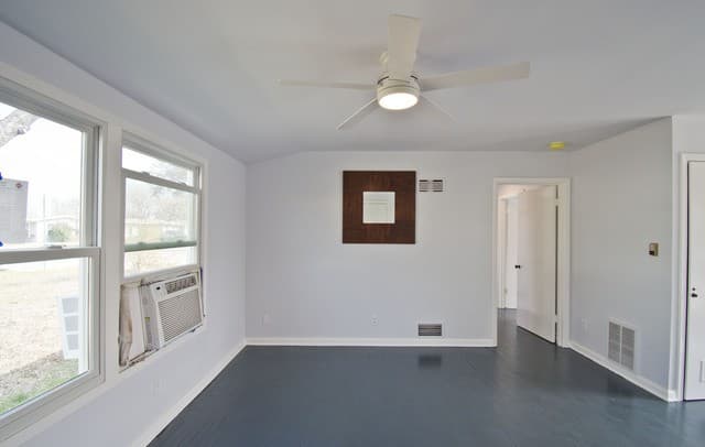 3-bedroom rental at 602 Sacramento in San Antonio, TX — photo 4