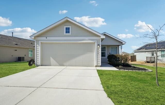 4-bedroom rental at 463 Filibuster in San Antonio, TX — photo 1