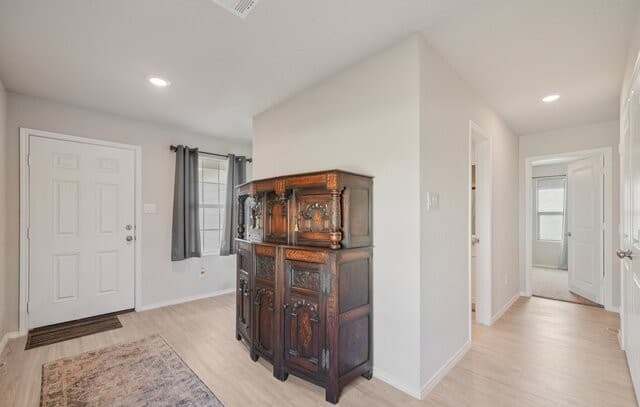 4-bedroom rental at 463 Filibuster in San Antonio, TX — photo 5