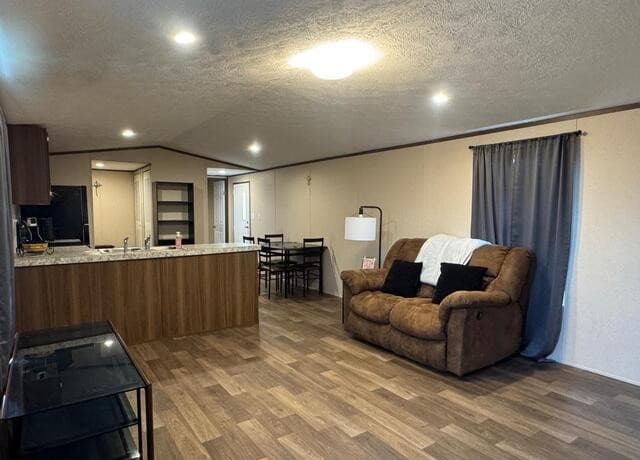 4-bedroom rental at 870 Ave. J in Christine, TX — photo 2