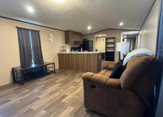 4-bedroom rental at 870 Ave. J in Christine, TX — photo 3