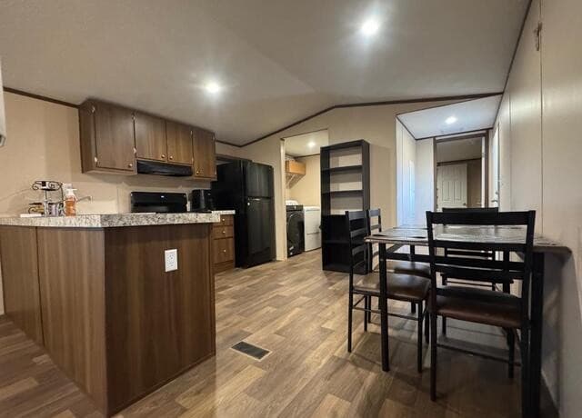 4-bedroom rental at 870 Ave. J in Christine, TX — photo 4