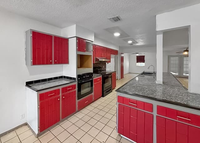 4-bedroom rental at 6227 Cairo in San Antonio, TX — photo 5