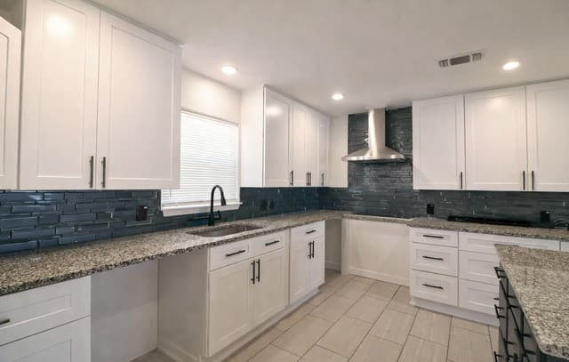 3-bedroom rental at 2231 Waverly Ave in San Antonio, TX — photo 5