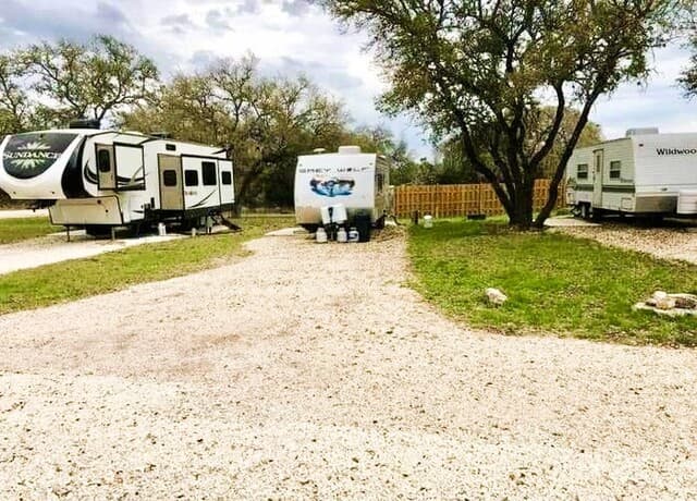 home for sale at 605 Lakeshore Ln in Bandera TX