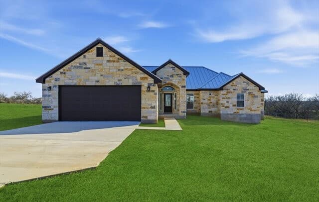4-bedroom rental at 14674 Silesia Dr in St Hedwig, TX — photo 1