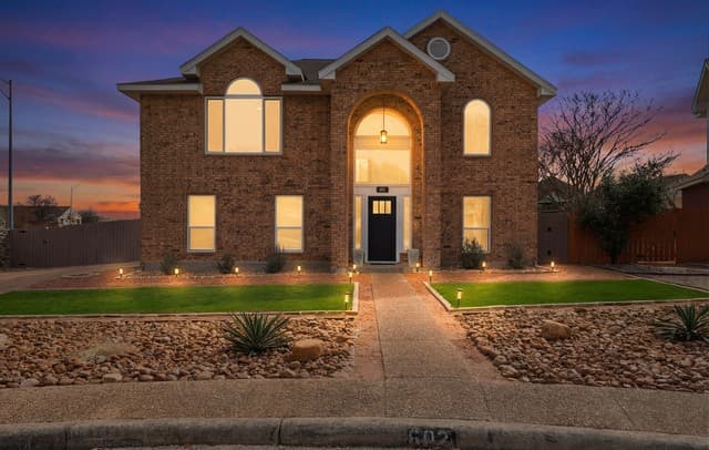 4-bedroom rental at 602 Lightstone in San Antonio, TX — photo 2