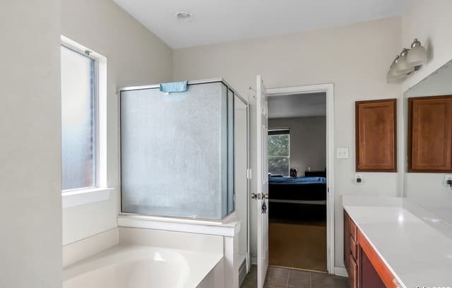 4-bedroom rental at 540 Paramus Park in Cibolo, TX — photo 4