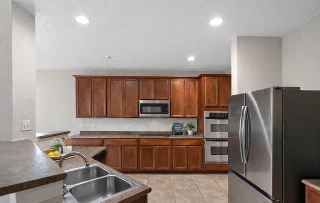 4-bedroom rental at 540 Paramus Park in Cibolo, TX — photo 5