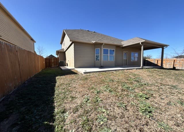 4-bedroom rental at 5494 Cypress in Cibolo, TX — photo 4