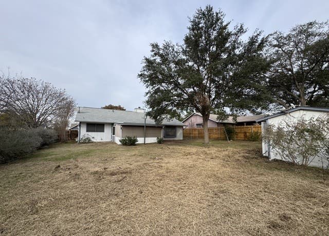 3-bedroom rental at 5303 Flying Hooves in San Antonio, TX — photo 5