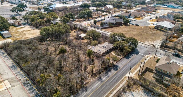 3-bedroom rental at 5400 Thistle Dr in Leon Valley, TX — photo 4