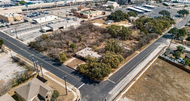 3-bedroom rental at 5400 Thistle Dr in Leon Valley, TX — photo 5