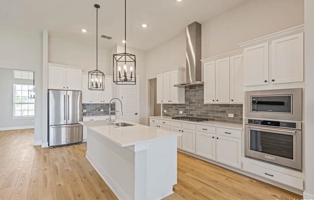 4-bedroom rental at 274 Lawrence Drive in Castroville, TX — photo 5