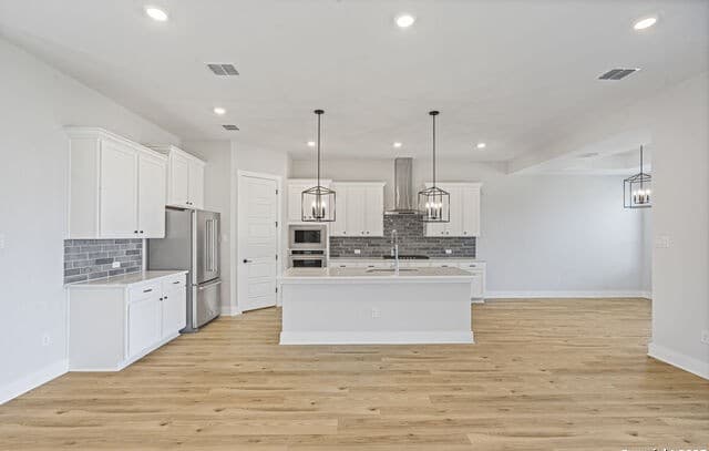 5-bedroom rental at 273 Lawrence Drive in Castroville, TX — photo 4