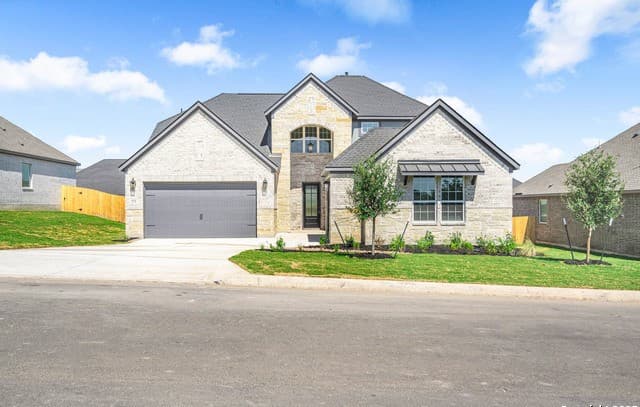 5-bedroom rental at 306 Lawrence Drive in Castroville, TX — photo 1