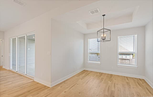 5-bedroom rental at 306 Lawrence Drive in Castroville, TX — photo 5
