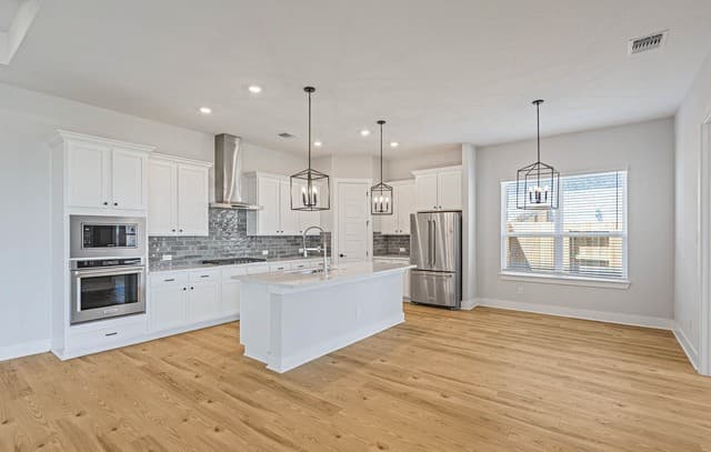 4-bedroom rental at 256 Lawrence Drive in Castroville, TX — photo 5
