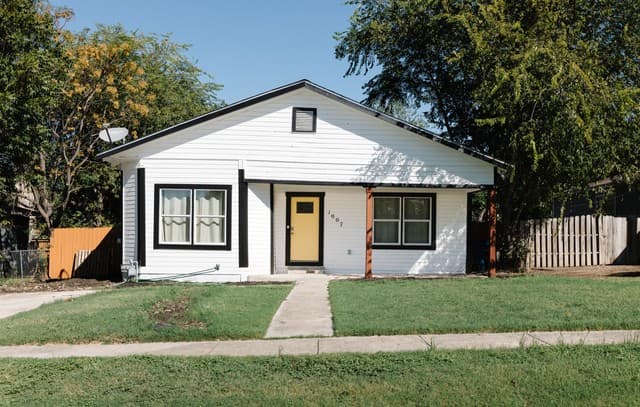 3-bedroom rental at 1007 Virginia Blvd in San Antonio, TX — photo 1