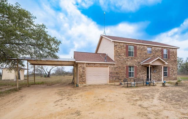Home for sale at 1655 Eichman Rd in Poteet, TX — photo 3