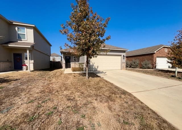 3-bedroom rental at 431 Pleasanton Way in San Antonio, TX — photo 1