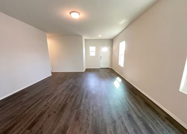 3-bedroom rental at 431 Pleasanton Way in San Antonio, TX — photo 3