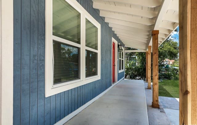 4-bedroom rental at 1938 W Ashby Pl in San Antonio, TX — photo 3