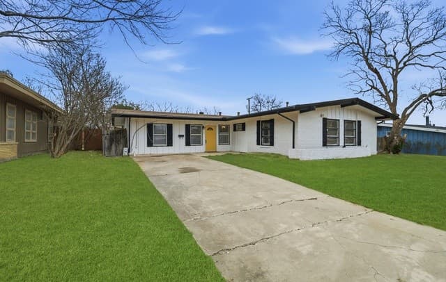 2-bedroom rental at 351 Rexford Dr in San Antonio, TX — photo 4