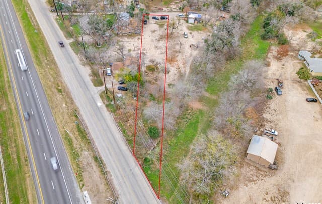 rental at 13740 Interstate 35 in Von Ormy, TX — photo 4