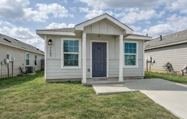2-bedroom rental at 7503 Silos in San Antonio, TX — photo 3
