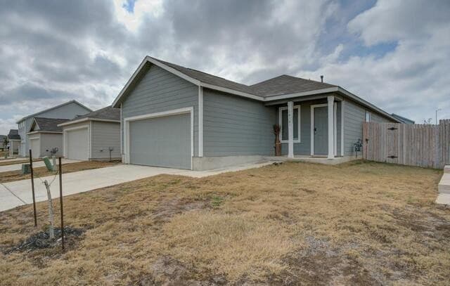 4-bedroom rental at 14103 Chemtou in San Antonio, TX — photo 1